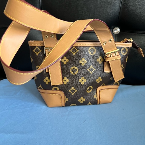 Cute handbag for sale - Picture 1 of 5